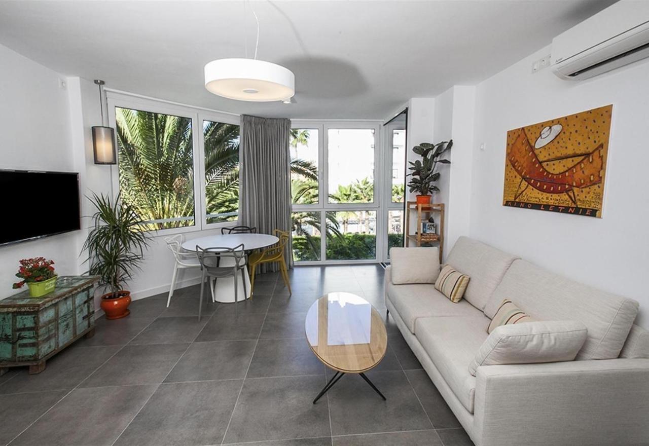 Super Front Line Modern New Apartm Nerja Kültér fotó